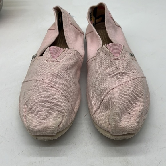 Toms Traditional Pink Canvas Slip On Loafers Size 11. BFL3245 - Picture 1 of 8